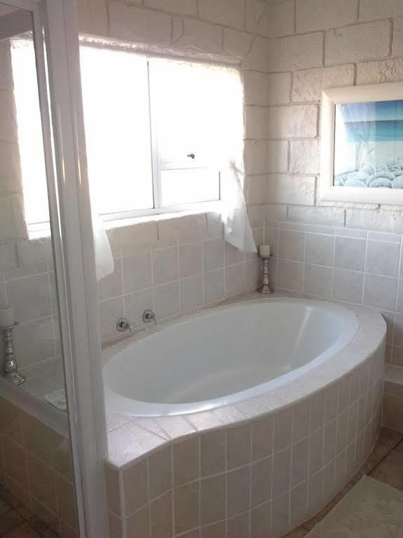 Le Mahi Guest House Langebaan Eksteriør bilde